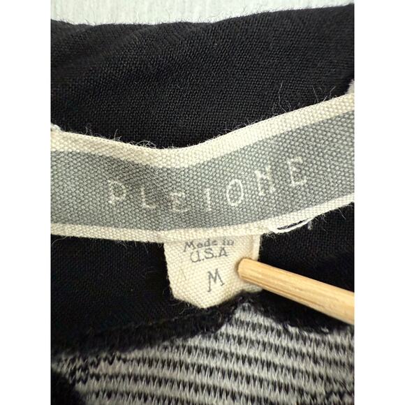 Pleoine Anthropologie Women’s Chevron Long sleeve Striped Zip Back Top sz Medium - Picture 5 of 5